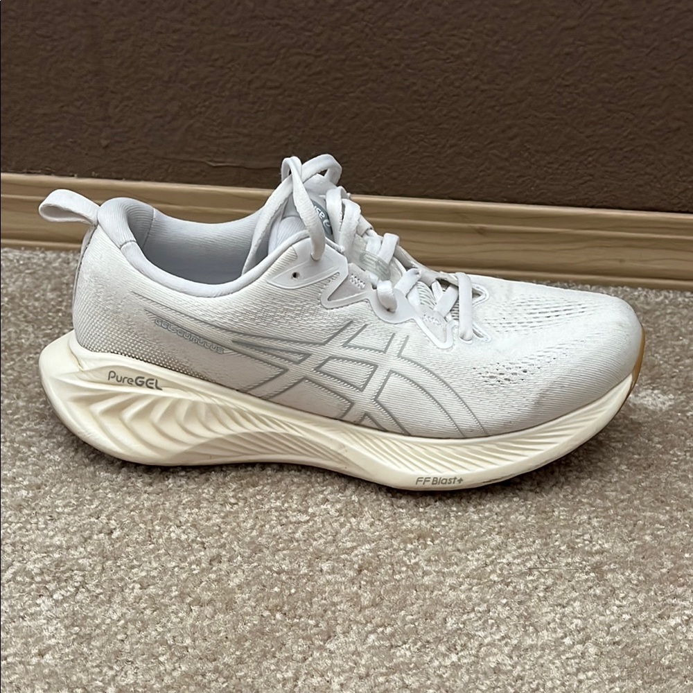 Asics Gel-Cumulus 25 White Athletic Running Shoes